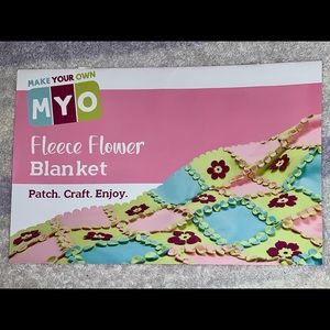 Make Your Own FLEECE  FLOWER  BLANKET --- No sewing required !